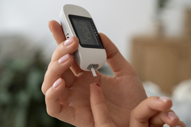 diabetic-person-checking-their-glucose-level.jpg