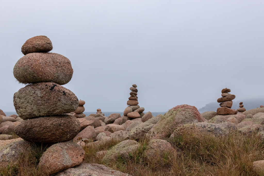 stones-forming-shapes.jpg