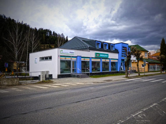 Ako nás nájdete Pobočka sa nachádza na Hlavnej ulici č.45 smerom do centra mesta v novej