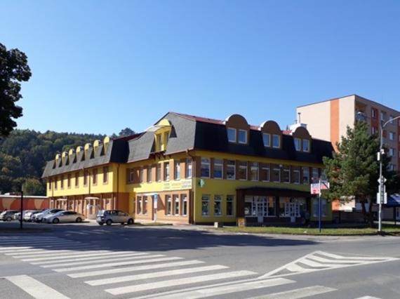 Ako nás nájdete Pobočka sa nachádza v širšom centre mesta neďaleko nápravného zaria