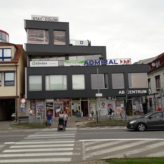 Ako nás nájdete Sídlime v budove AB Centrum na 2. poschodí. Vstup je z Krátkej ulic
