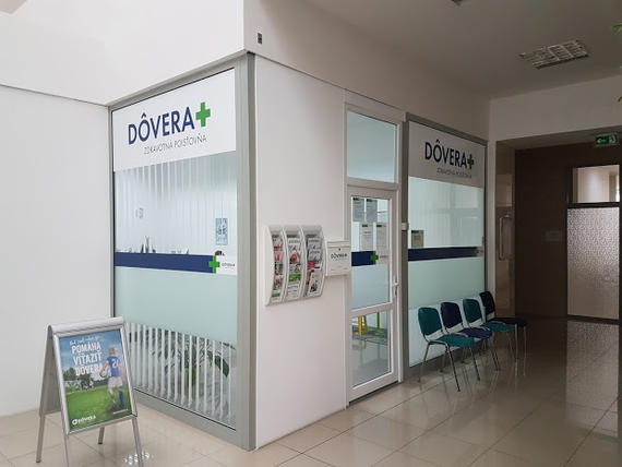 Ako nás nájdete Pobočka sa nachádza v širšom centre mesta Humenné v priestoroch OC Triáda