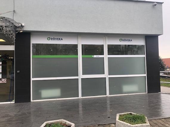 Ako nás nájdete Sídlime v budove OC Viktória nad predajňou Billa. Vchod k pobočke je z vr
